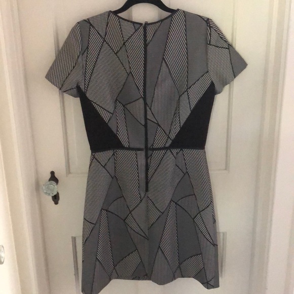 Tahari shift dress - Picture 4 of 4